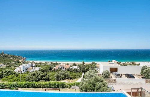 Atlanterra Villa | LUJOSA VILLA PISCINA 25 METROS SUIT 60m2 SPA SAUNA