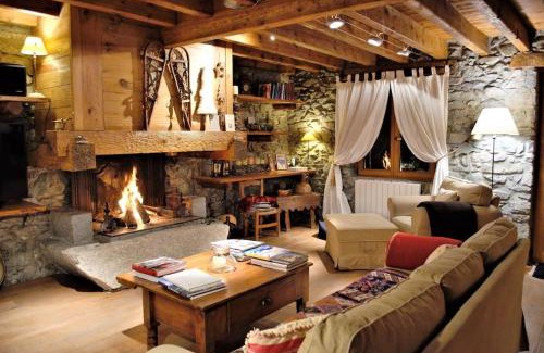 Font-Romeu-Odeillo-Via Ski Chalet | Lujoso Refugio Tradicional de Montaña