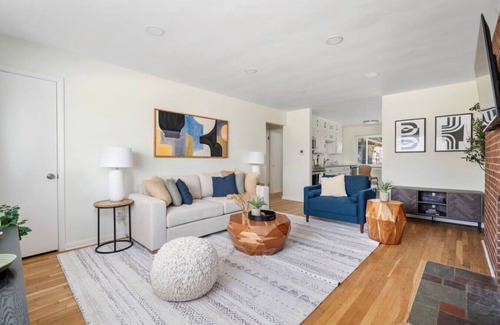 Sharon Heights Apartment | Lunar Landing Step - 2BD, 1 BA, 1 Car Garage