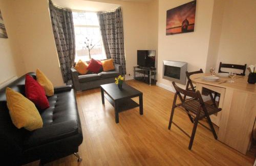 Barnsley House | Lundwood House Barnsley by Smart Corporate Stays