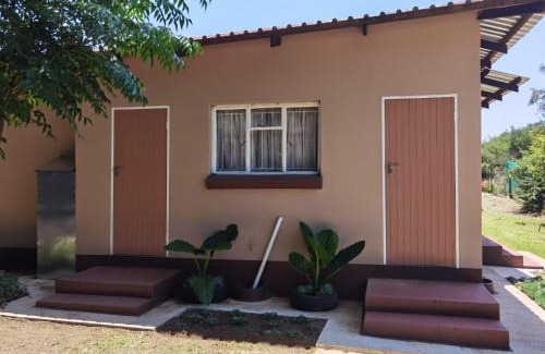 Rayton Apartment | Lunford Garden Cottage