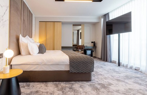 Old Town Hotel | Lupa By Bueno