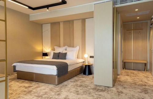Old Town Hotel | Lupa By Bueno