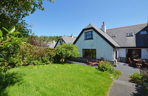 St Wenn House | Lupin - Three Bedroom House, Sleeps 6
