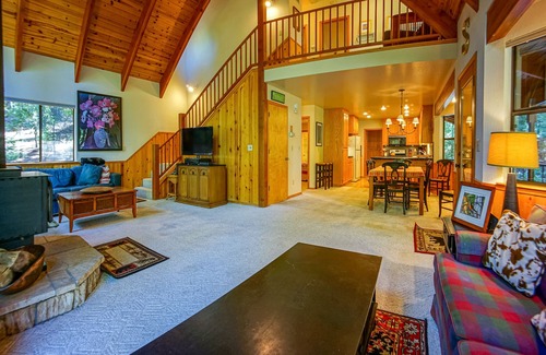 Glencoe Cabin | LUPINE LODGE - WALK TO LAKEMONT PINES LAKE W/FREE ACCESS, SLEEPS 10 W/REC ROOM