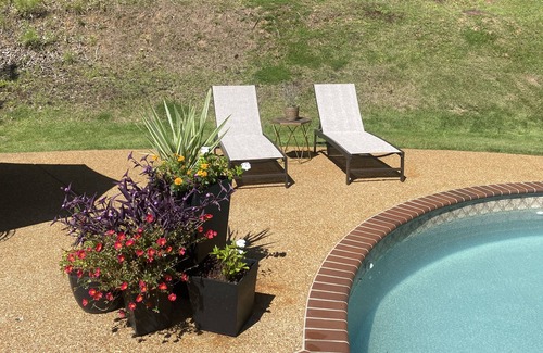 Oxford House | Lush privacy with a pool & close to everything!