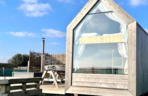Brightlingsea House | Lushna 6 Petite at Lee Wick Farm Cottages & Glamping