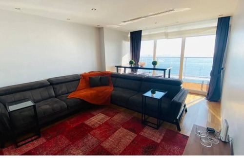 Zeytinburnu Apartment | Lux 2 BedRoom Suite Apartment W/ Seaview In Center