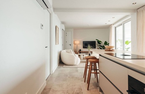 Willemstad Condo | LUX 2BD Condo ONE Mambo Beach 21 by Bocobay