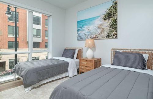 Assembly Square Apartment | Lux 2BR w Gym Pool sleep 6 in Assembly Square