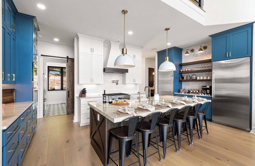 Arley House | Lux Lakefront Designer Home w/Gameroom, Sleeps 24