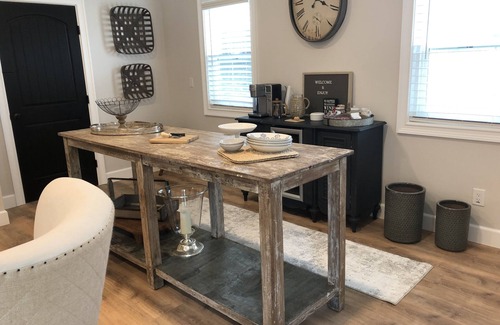 Temecula Cottage | Lux Vineyard Escapes-Romantic Guest Suite