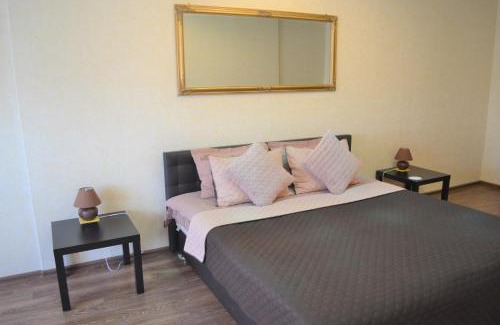 Svyatoshyns'kyi District Apartment | LuxCityApart on Olievskaya