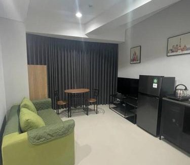 Batam Apartment | Luxe 1-Bedroom Haven with Ocean View on the 5th Floor of Kalani Tower