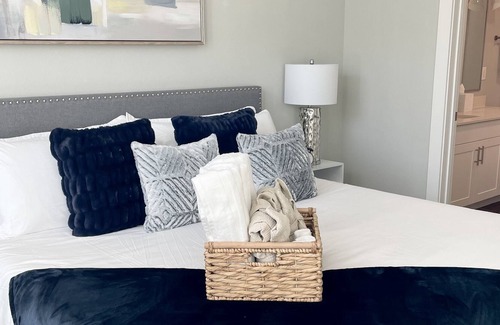 Grand Prairie Apartment | Luxe 1BR with Pool - Near Arlington, Dallas Fort Worth, AT&T