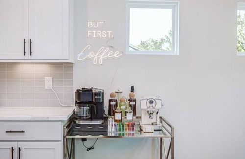 Durham House | Luxe 5* Home 4 Mins Duke/DT w/King Beds, Fire Pit, Pool, Pet OK