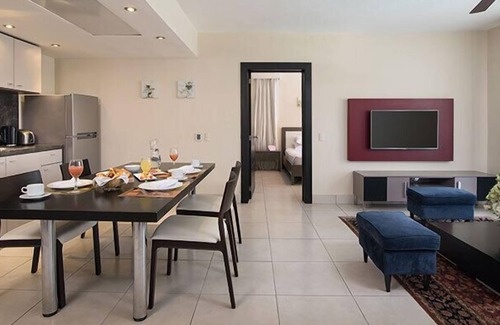 Los Maestros Apartment | Luxe All-Inclusive 2-Bedroom Royal Suite