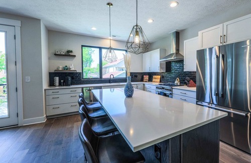 Merion Village Condo | Luxe at German Village