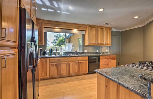 Auburn House | Luxe Auburn Hideaway w/Tennis Court & Views!