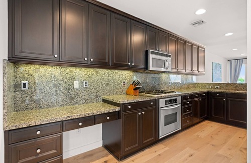 Playa Del Rey Condo | Luxe Beachfront Beauty with easy access to Sofi and LAX