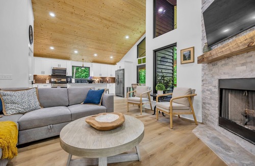 Kingston Springs House | Luxe Cabin Oasis in the woods-35 min from Nashville