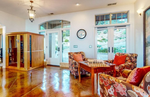 Ukiah House | Luxe Custom Home with Ukiah Valley Views, Massage Chair & Infrared Sauna