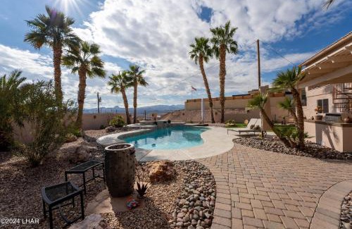 Lake Havasu City House | Luxe Havasu 6-bedroom Retreat! Pool, Hot tub, Lake Views!