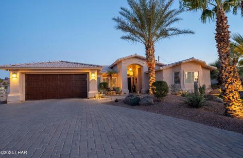 Lake Havasu City House | Luxe Havasu 6-bedroom Retreat! Pool, Hot tub, Lake Views!
