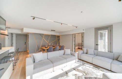 Ohio City Apartment | Luxe High-Rise 2 Mi to Dtwn Cleveland WFH Ready!