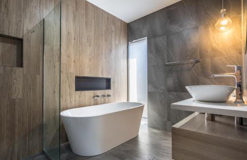 Bayonet Head House | Luxe Home by the BnB Collection