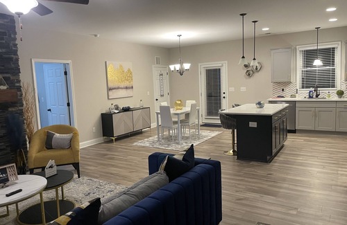 Gastonia House | Luxe Loray