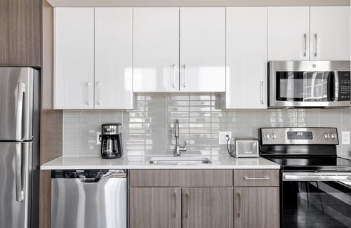 West End Apartment | Luxe North Station 1BR w/W/D & Gym, near TD Garden, by Blueground