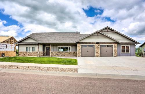 Spearfish House | Luxe Spearfish Hideaway Golf, Hike, Explore!