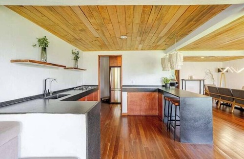 El Calvario House | LUXO Casa Valle de Bravo con jacuzzi y espectacular Vista al Lago