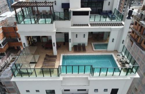 Morretes Apartment | Luxuoso Apartamento com Rooftop Vista Mar, Piscina Aquecida e Ofurô