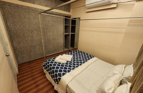 Taloja Apartment | Luxurious 1 Bedroom Condo with Home Theater System