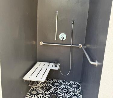 Los Angeles Apartment | Luxurious 1BR Suite Near Hollywood Walk Of Fame