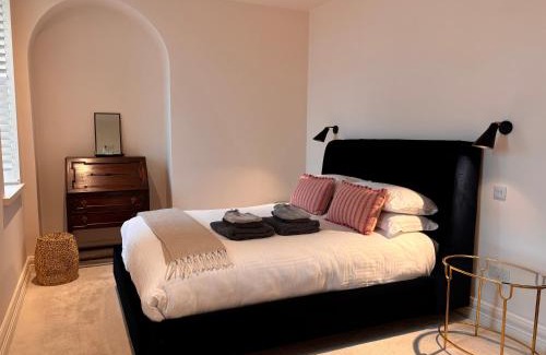 Monkstown Apartment | Luxurious 2 bedroom apartment with sea view in Monkstown