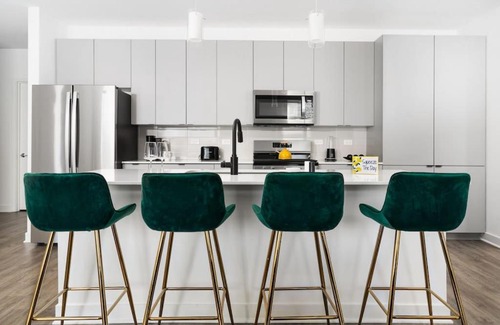 Morton Grove Apartment | Luxurious 2 Bedroom in Morton Groove