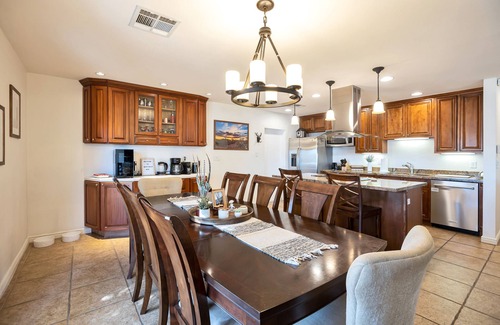 Scottsdale Highlands House | Luxurious 3 Bedroom Home w Heated Pool, BBQ & Firepit