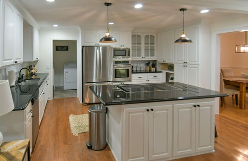 State Park House | Luxurious 3 BR/2 BA w/Patio Deck, Wet Bar, Ping-Pong, Arcade, & King Bed