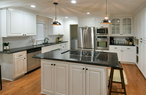 State Park House | Luxurious 3 BR/2 BA w/Patio Deck, Wet Bar, Ping-Pong, Arcade, & King Bed