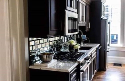 Madison House | Luxurious 4 Bedroom Home in Heart of Historic Madison's Downtown