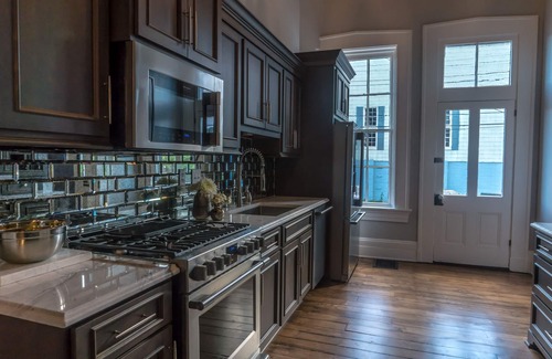 Madison House | Luxurious 4 Bedroom Home in Heart of Historic Madison's Downtown