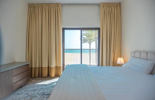 Al-Fujairah Villa | Luxurious 4 bedroom villa on the beach