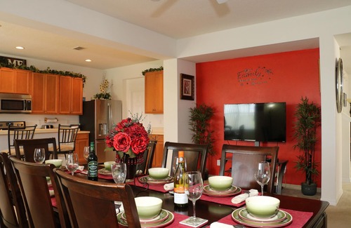 Legacy Park Villa | LUXURIOUS 5 Bed/4.5 Bath ~ Family~ Disney Theme~Game Room~Spa~ Pool~Wifi