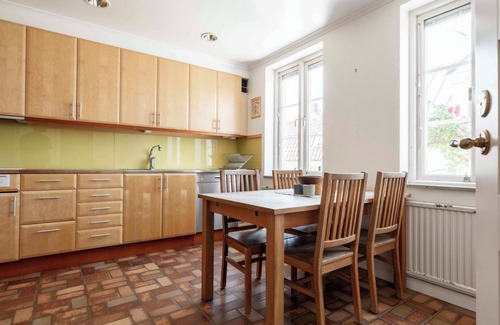 Innerstaden House | Luxurious 5-Bedroom Villa with Sauna and terrace