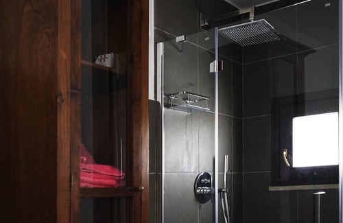 Trapani City Centre Apartment | Luxurious 5-star bivani 150 meters from the sea free wi fi
