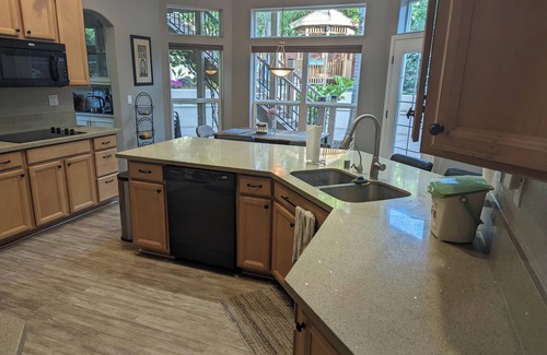 Fair Oaks House | Luxurious 5BR w/Pool Oasis in Fair Oaks, CA