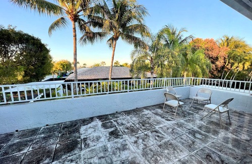 Country Walk House | Luxurious and Spacious House - 4/3 - Pool BBQ